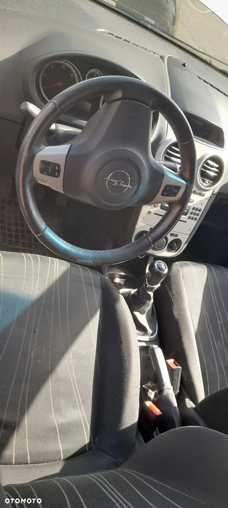ZDERZAK tylny OPEL CORSA D - 8