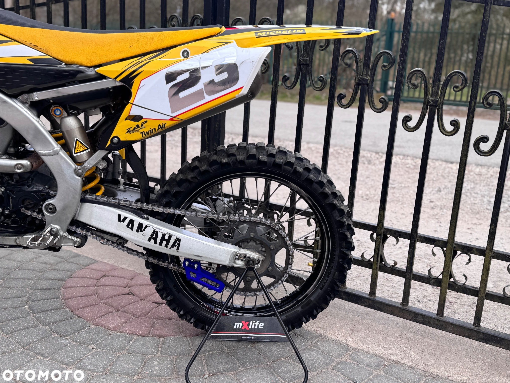 Yamaha YZF - 20