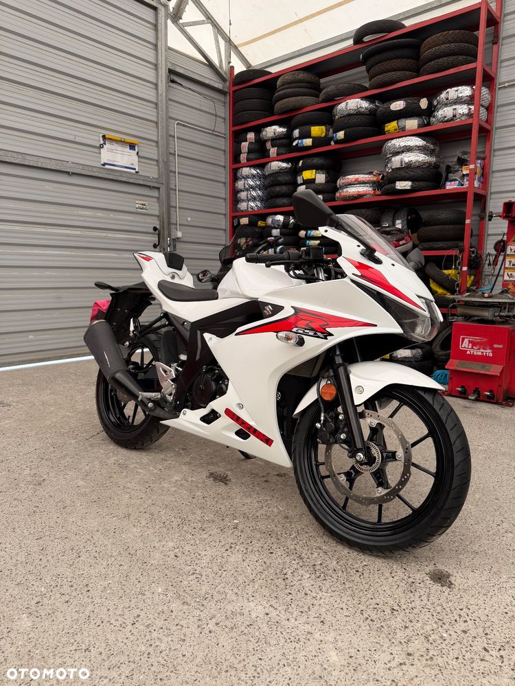 Suzuki GSX-R - 1