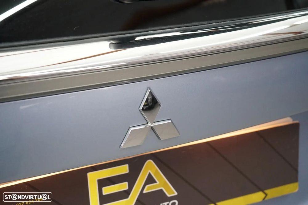 Mitsubishi Outlander 2.0 4WD - 13