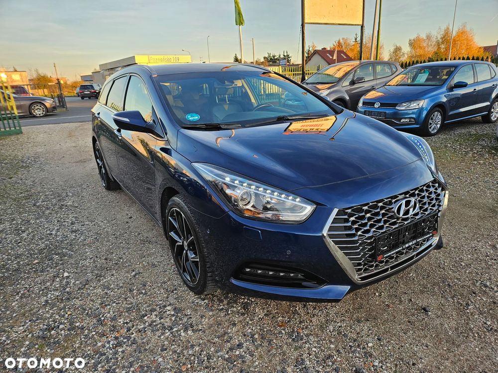 Hyundai i40 Kombi blue 1.6 CRDi DCT Space Plus - 16