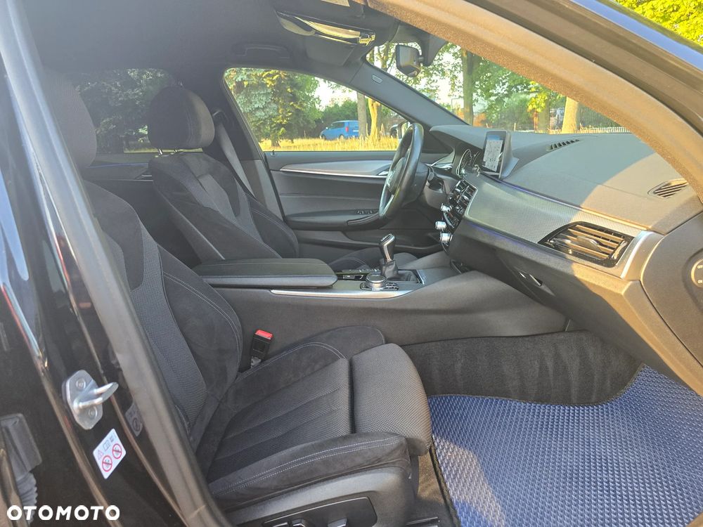 BMW Seria 5 520d M Sport - 12