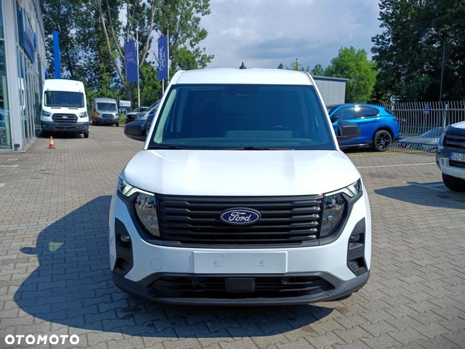 Ford Transit Courier - 9