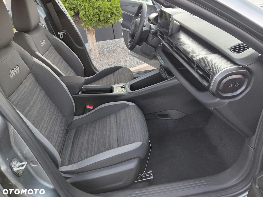 Jeep Avenger 1.2 T3 mHEV Longitude eDCT6 - 20