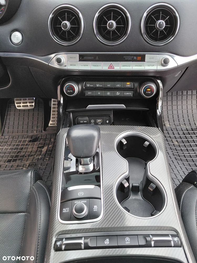 Kia Stinger 3.3 T-GDI AWD GT - 18