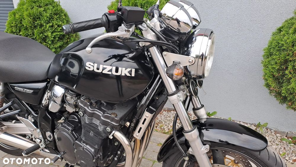 Suzuki GSX - 8