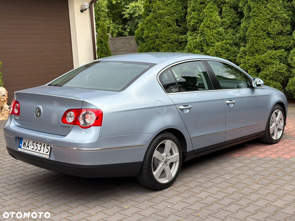 Volkswagen Passat - 11