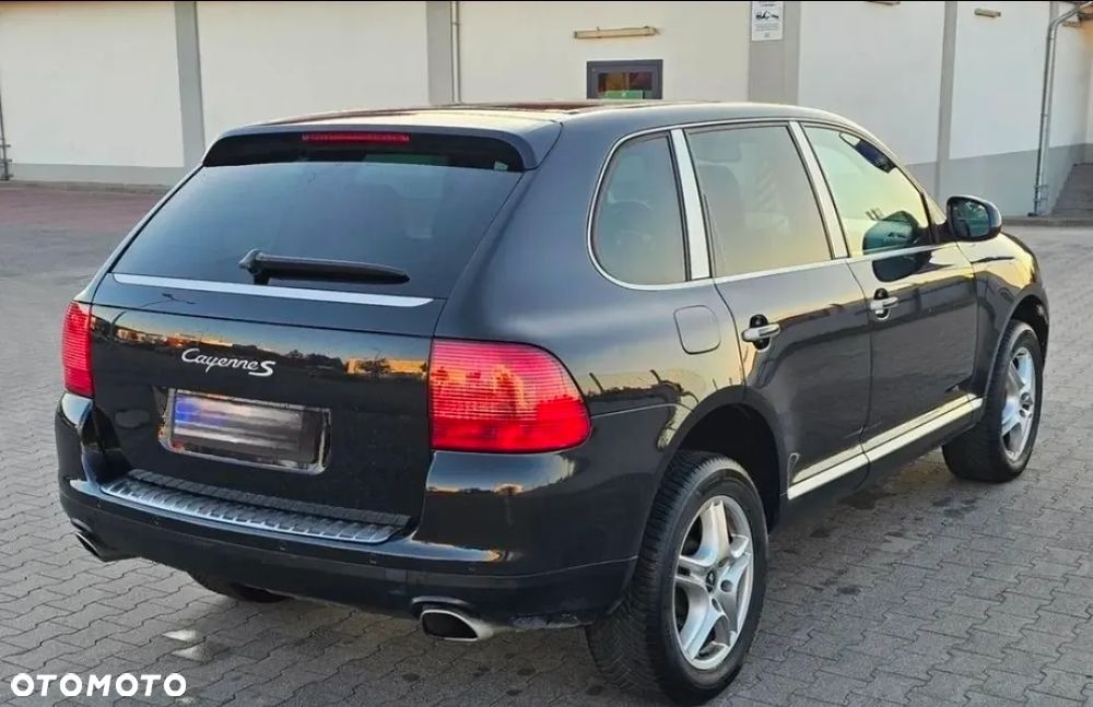 Porsche Cayenne - 4