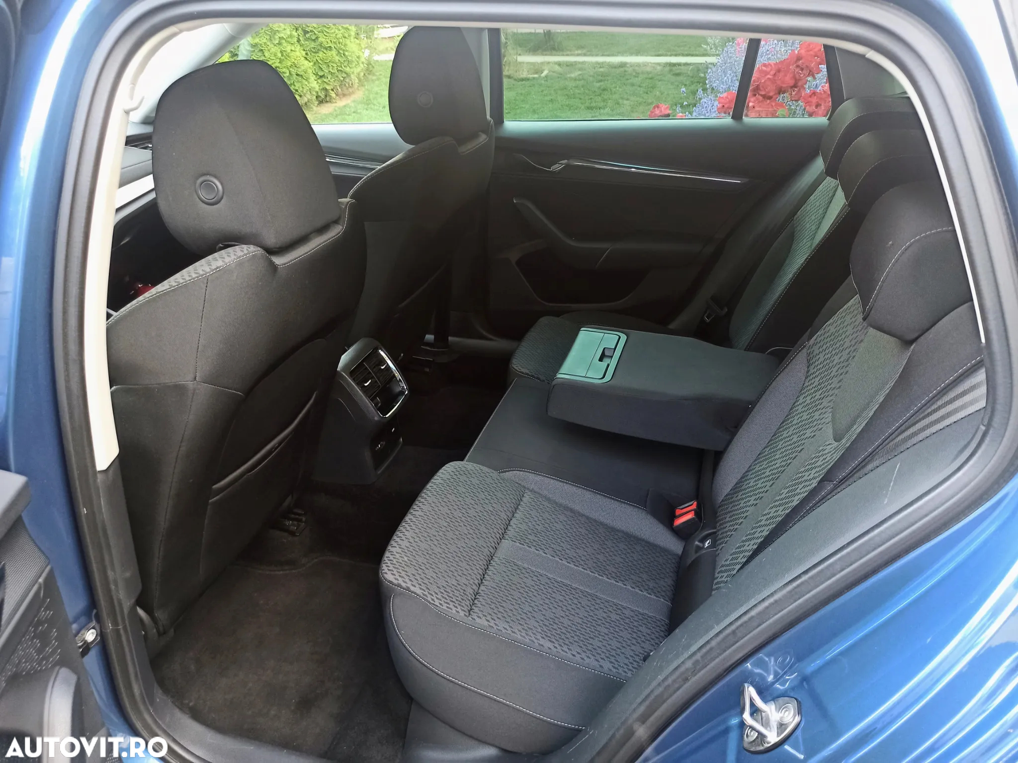 Skoda Octavia Combi 2.0 TDI DSG Style - 9