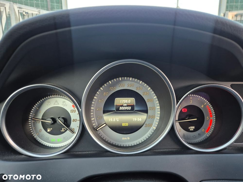 Mercedes-Benz Klasa C 220 CDI DPF (BlueEFFICIENCY) Avantgarde - 12