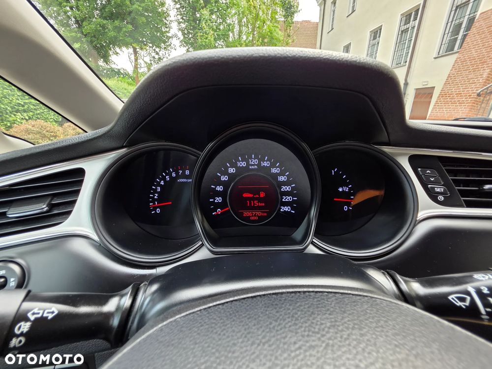 Kia Ceed 1.4 CVVT Dream Team Edition - 26