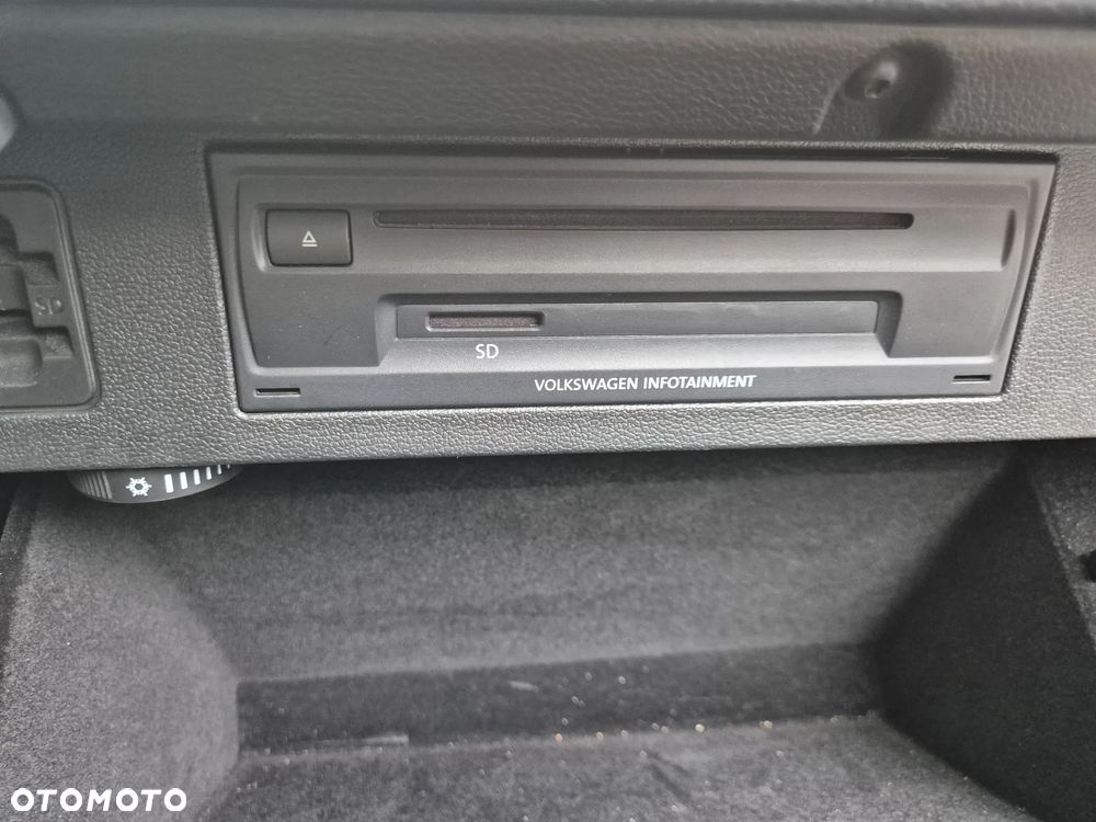 Volkswagen Passat 2.0 TDI (BlueMotion Technology) Highline - 26
