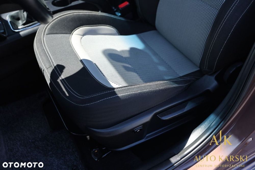 Kia Ceed - 32