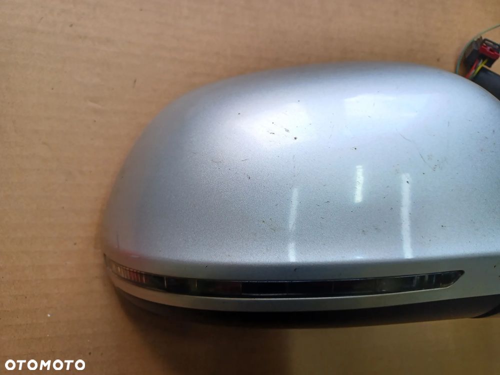 LUSTERKO PRAWE A4 B8 ALLROAD 6+2 LX7W - 6