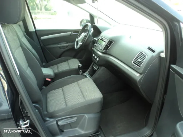 VW Sharan 2.0 TDI Confortline - 14