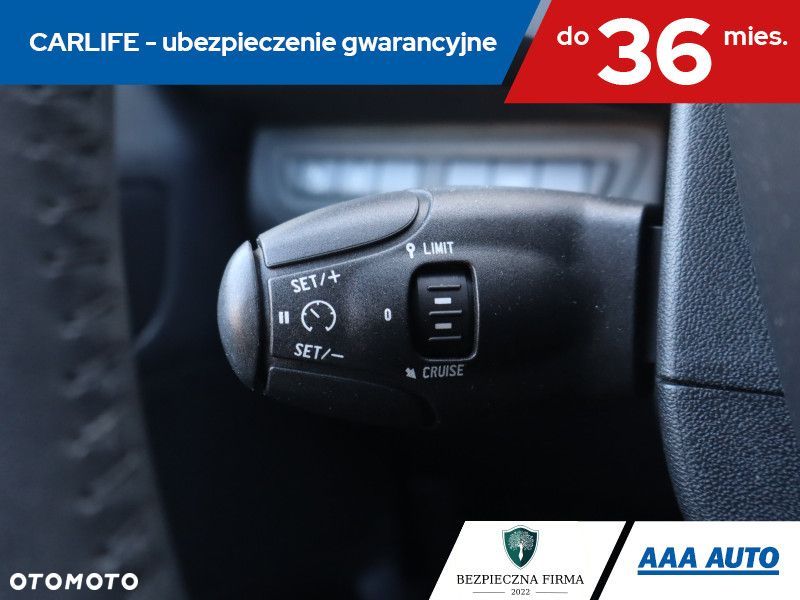 Peugeot 208 - 18
