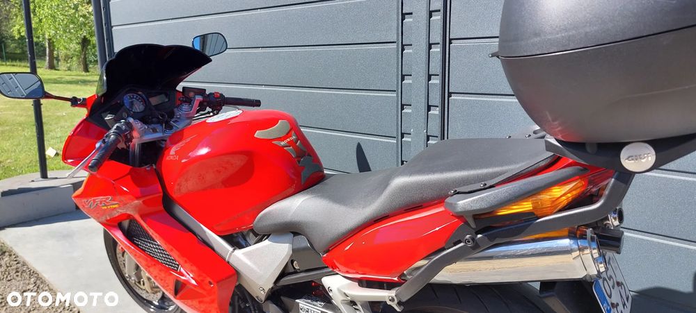Honda VFR - 18