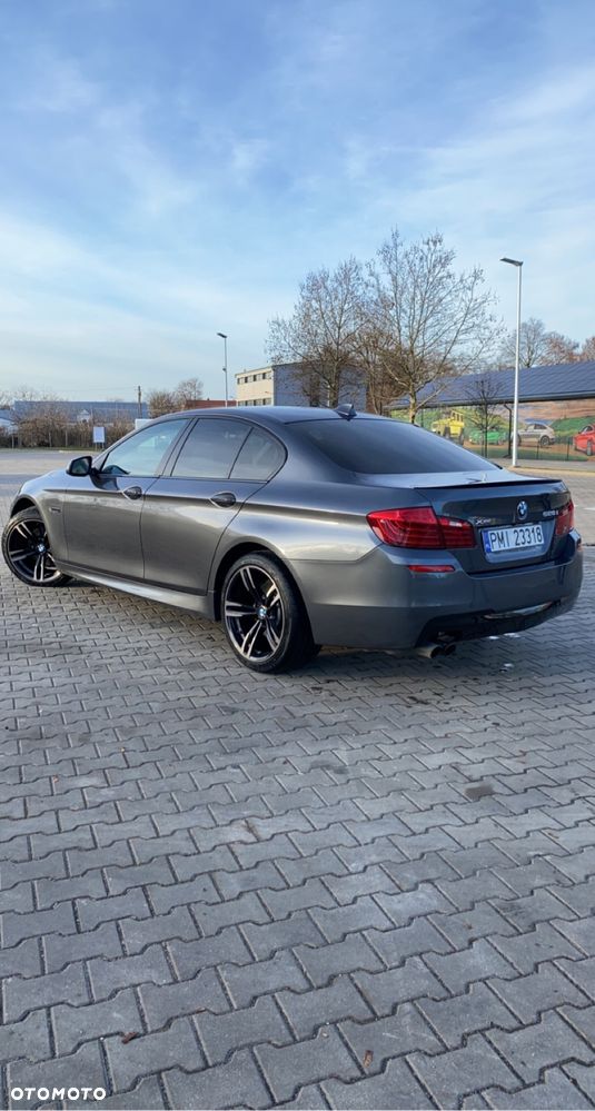 BMW Seria 5 528i xDrive - 4