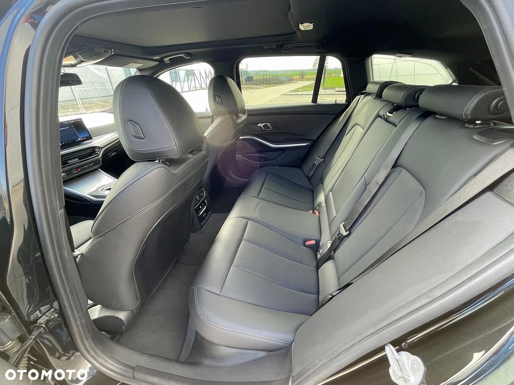 BMW Seria 3 320d xDrive MHEV M Sport sport - 22