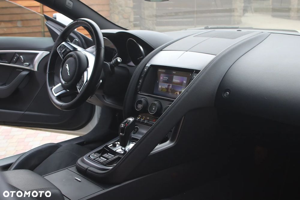 Jaguar F-Type 2.0 Turbo R-Dynamic - 2