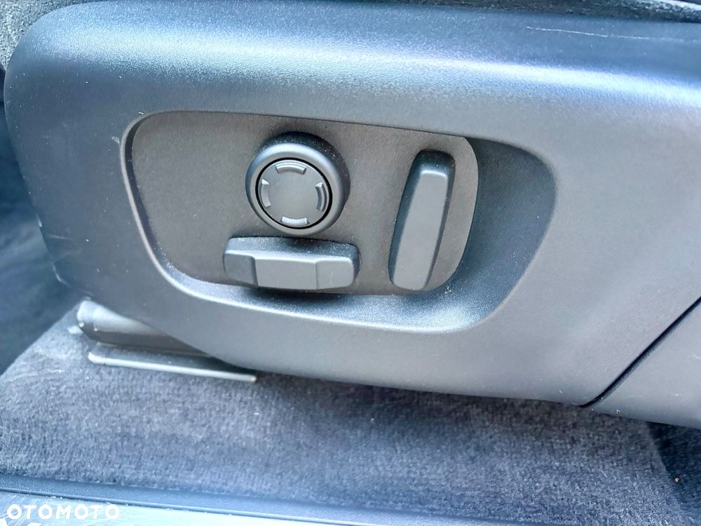 Land Rover Discovery Sport 2.0 D180 R-Dynamic - 26