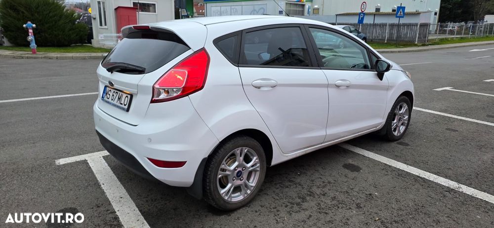 Ford Fiesta 1.5 TDCi DPF Trend - 6
