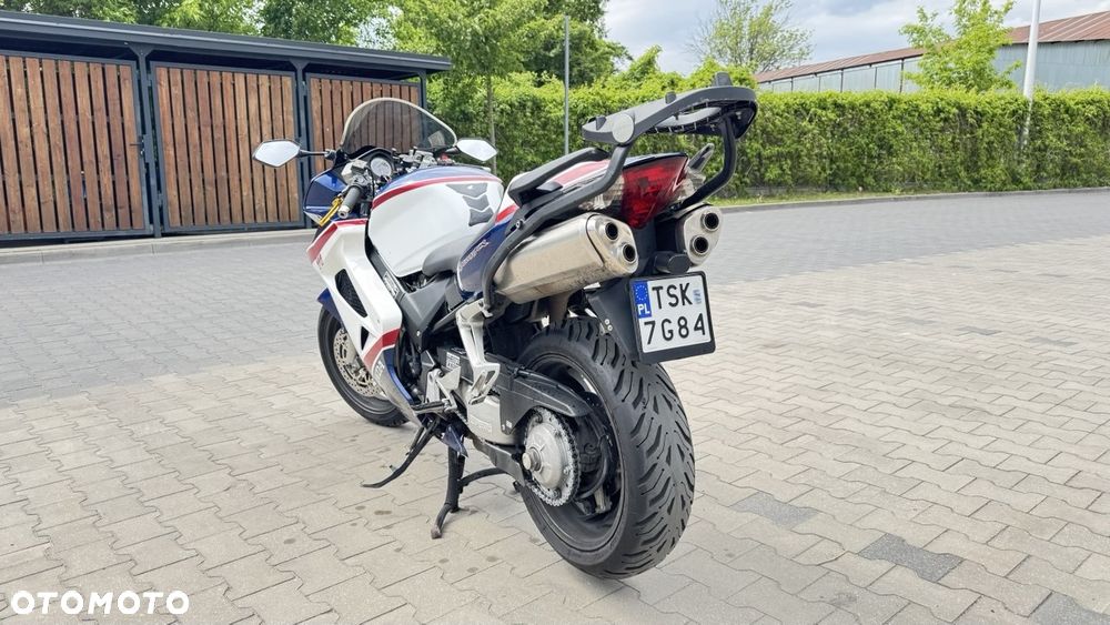 Honda VFR - 4