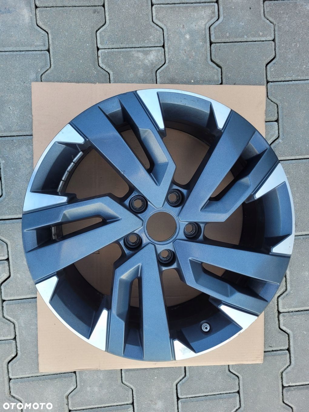 FELGA ALUMINIOWA VW AMAROK T5 T6 Multivan 7,5J ET45 5x120 2H6601025K - 1