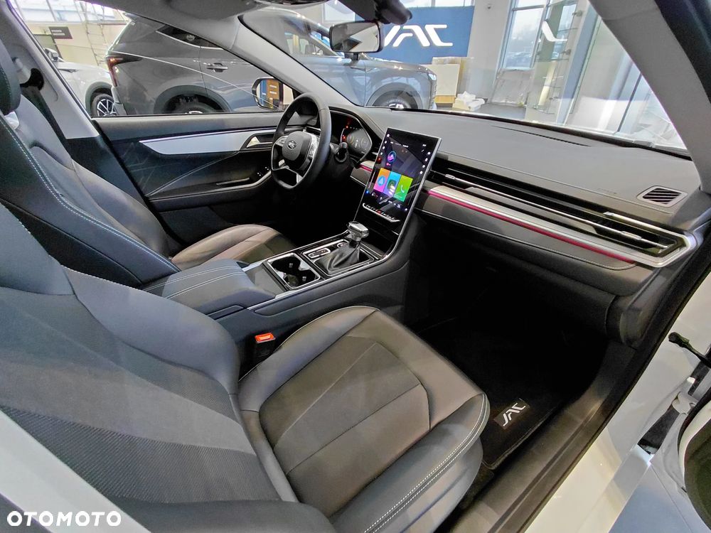 JAC J7 Plus CVT - 15