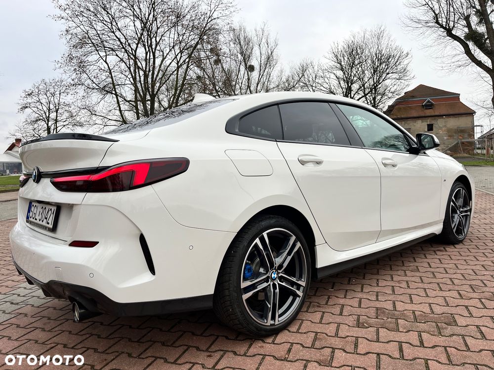 BMW Seria 2 218d - 10