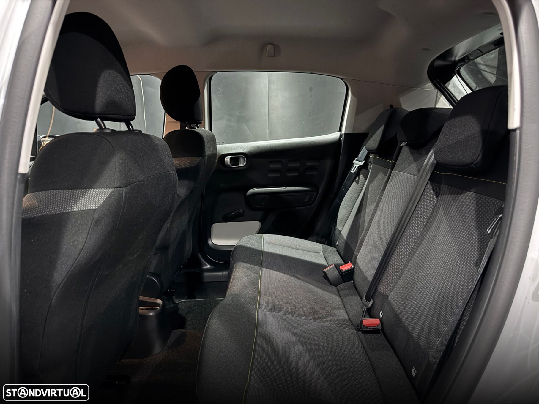 Citroën C3 1.2 PureTech Shine EAT6 - 21