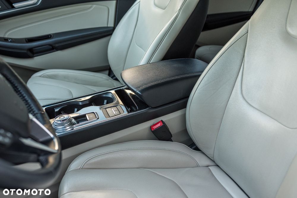 Ford Edge 2.0 EcoBlue Bi-Turbo 4x4 Titanium - 12