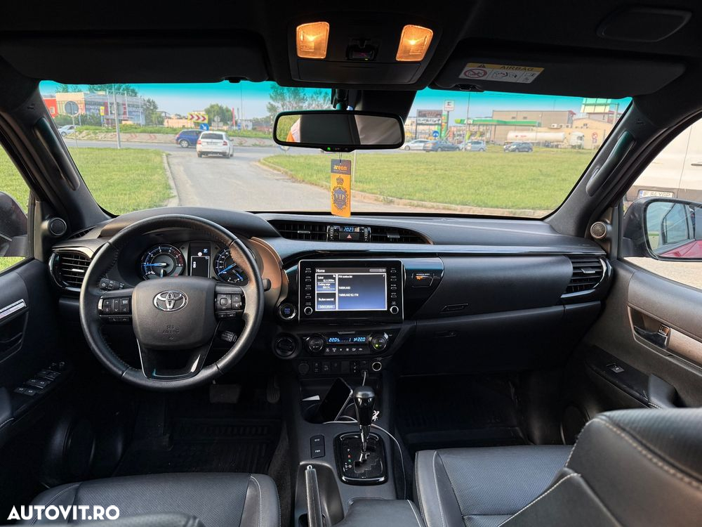 Toyota Hilux 2.8D 204CP 4x4 Double Cab AT Invincible - 9