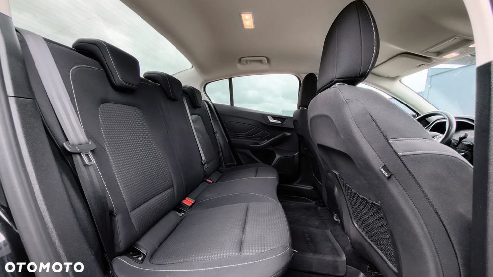 Ford Focus 1.0 EcoBoost Trend - 24