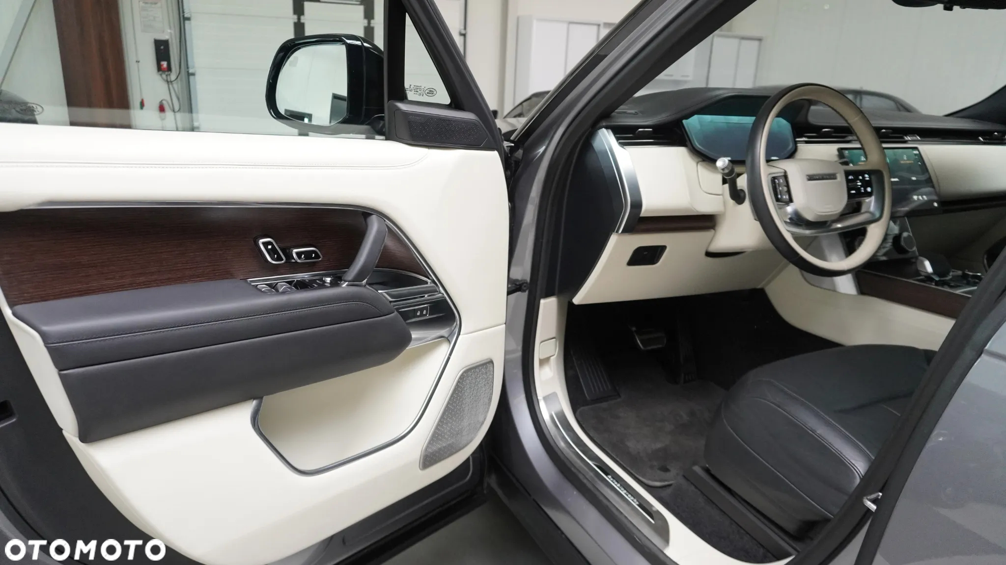 Land Rover Range Rover 4.4 V8 P535 Autobiography - 6