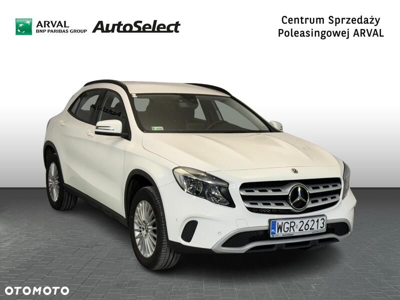 Mercedes-Benz GLA - 9