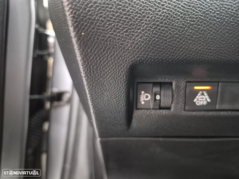 Peugeot 208 1.2 PureTech Active Pack - 21