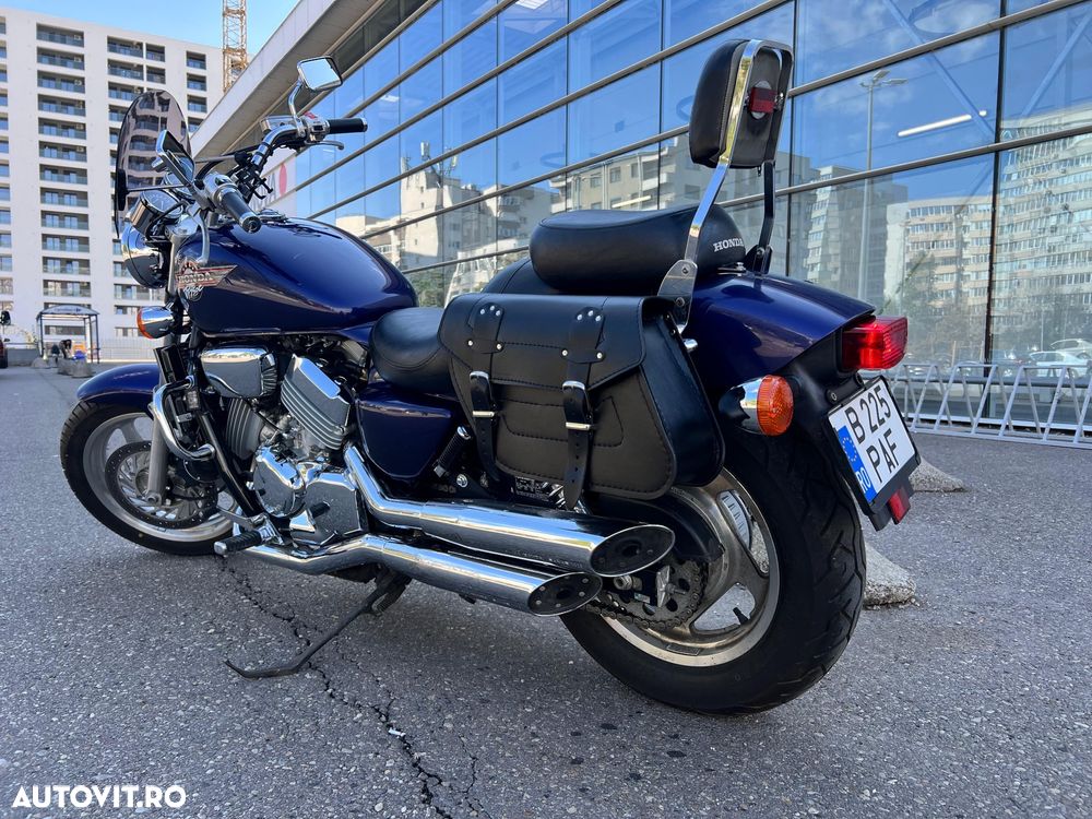 Honda VF 750C Magna - 3