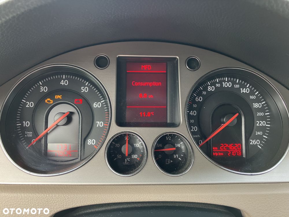 Volkswagen Passat 1.8 TSI Comfortline - 3