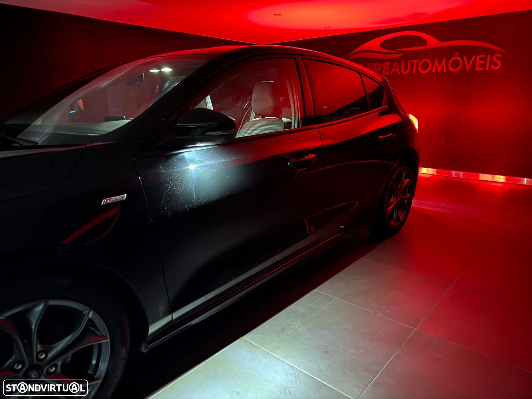Ford Focus 1.0 EcoBoost ST-Line X - 36