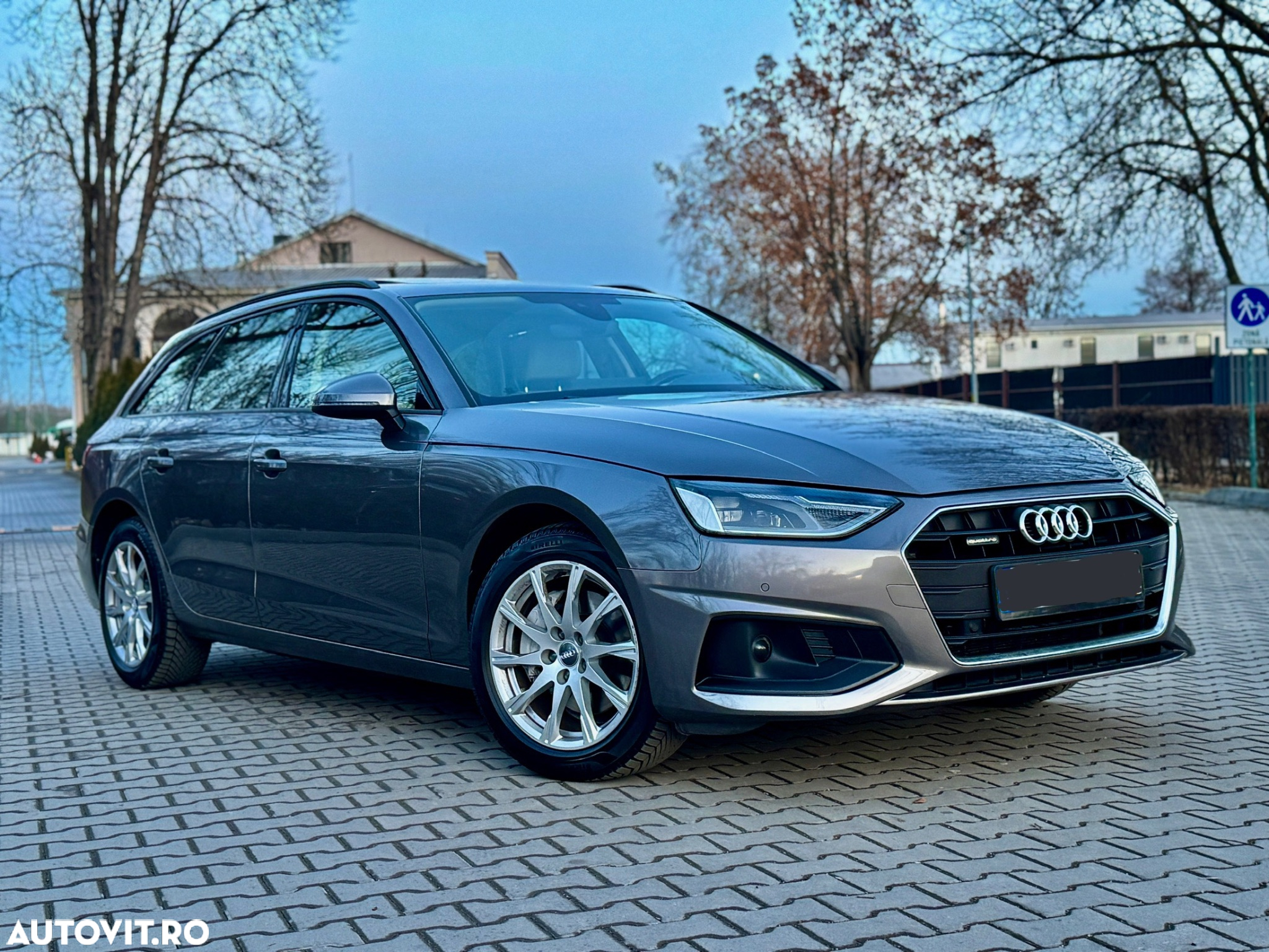 Audi A4 Avant 2.0 40 TDI quattro S tronic Advanced - 4