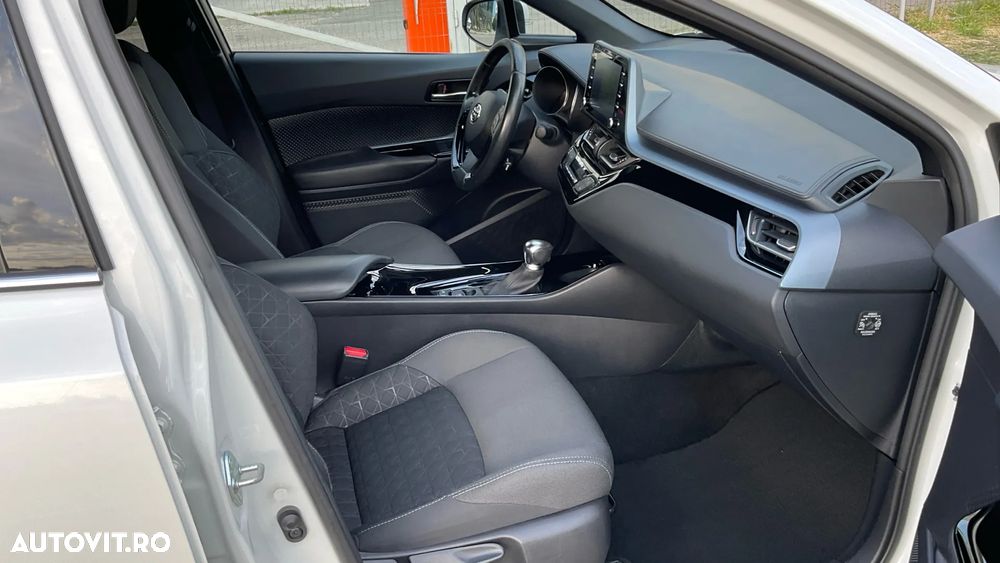 Toyota C-HR 2.0 HSD 184 CP 4x2 CVT C-ult - 17