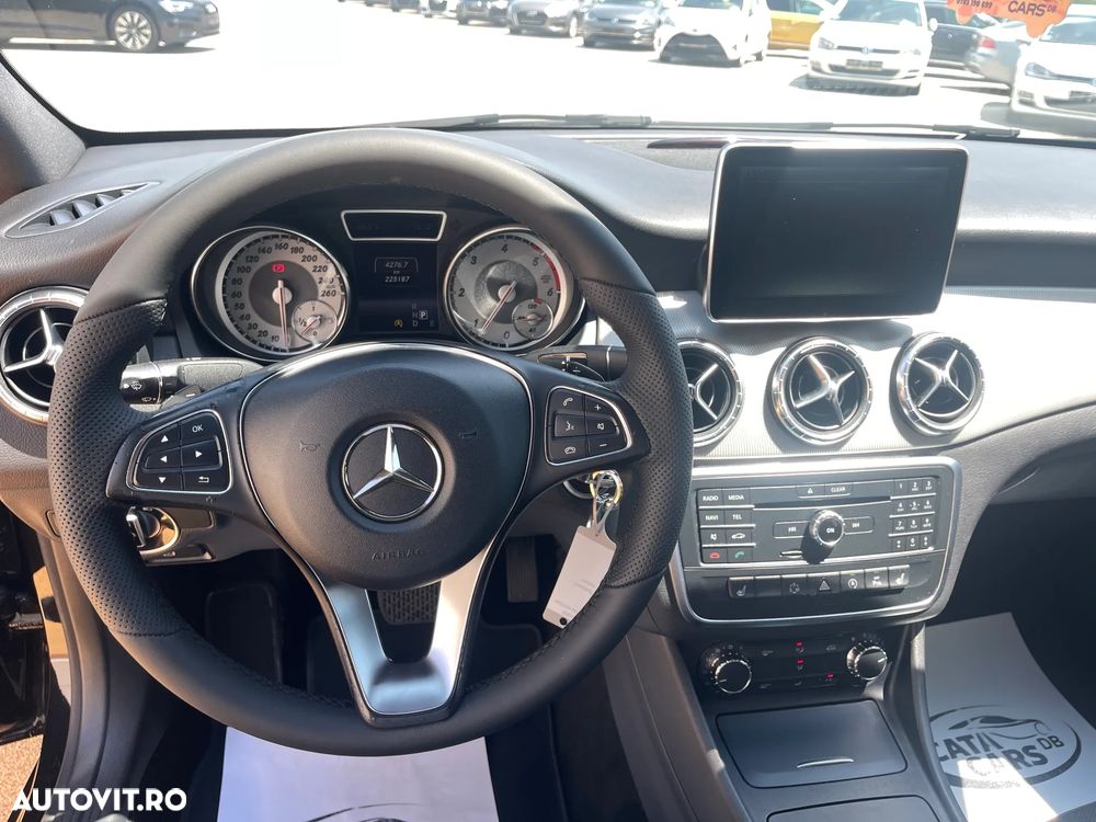 Mercedes-Benz CLA 220 d 7G-DCT - 37