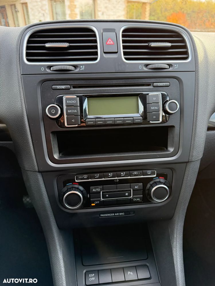 Volkswagen Golf 1.6 Comfortline - 21