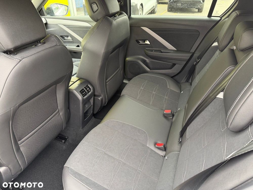 Opel Astra 1.2 T mHEV Ultimate S&S eDTC - 9