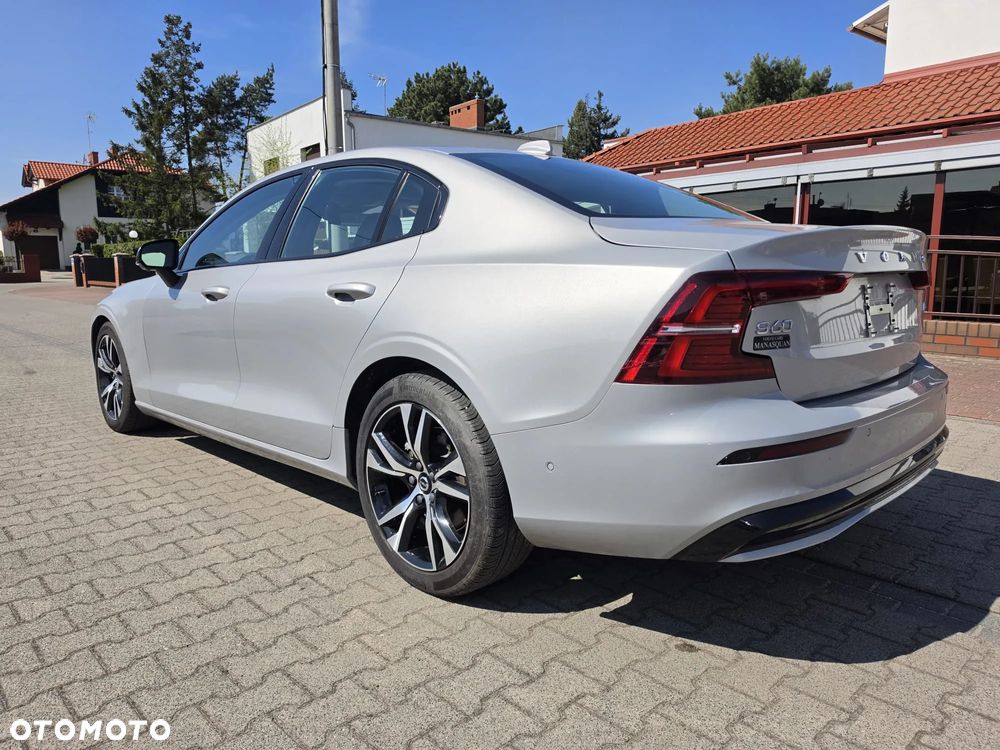 Volvo S60 T5 R-Design First Edition - 3