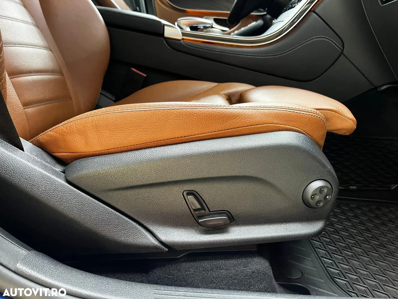 Mercedes-Benz GLC 250 d 4MATIC - 33