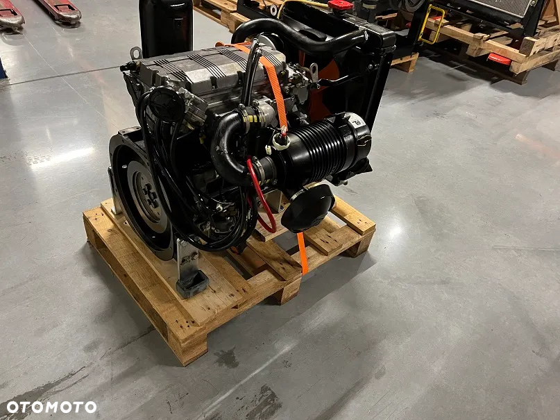 SILNIK LOMBARDINI LDW 1204 3000rpm stan jak nowy zestaw 11500 netto - 4