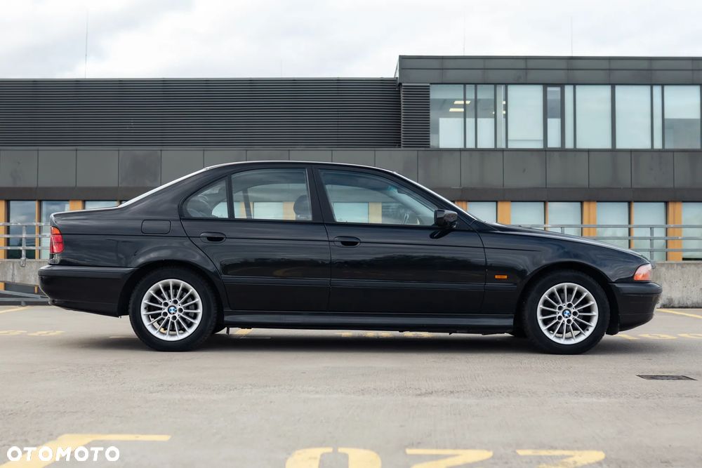 BMW Seria 5 523i - 5