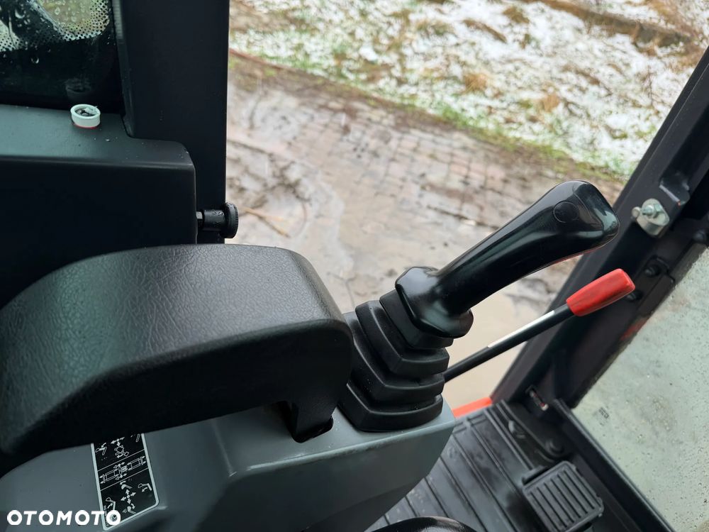 Kubota KX016-4 Koparka Gąsienicowa 2 tony. DEKRA aktualna do 2026r. Rozsuwane Hydr. podwozie! Sprowadzona z Gospodarstwa Norweskiego! Zero luzów i wycieków. Maszyna jak Nowa z Salonu! 2016rok. Pełna Dokumentacja. Gąsienice bez zużycia! Łyżka Skarpowa! Szybkozłącze! szybka wolna jazda. Ani deka luzów i wycieków. OKAZJA - 35